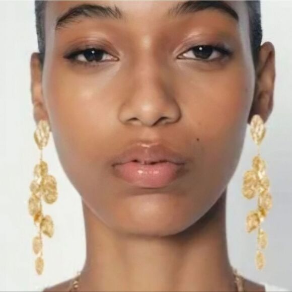 New ZARA Gold Hammered Pieces Fringe dangle earrings - Picture 2 of 9